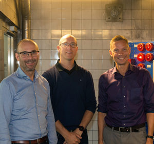 Per Hellström och Christer de Wahl från Elektroskandia tillsammans med Mika Laitinen från Securiton.